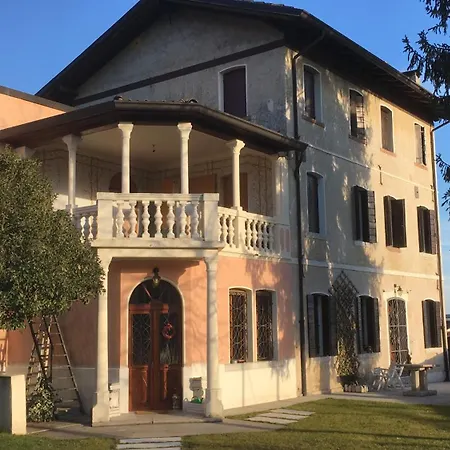 Ernestine Family Bed & Breakfast