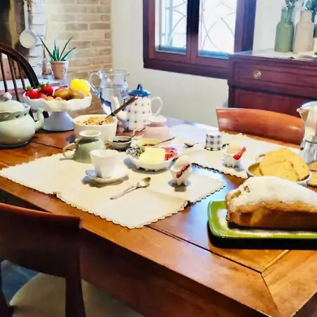 B&B Ernestine Family Home 3* Caneva