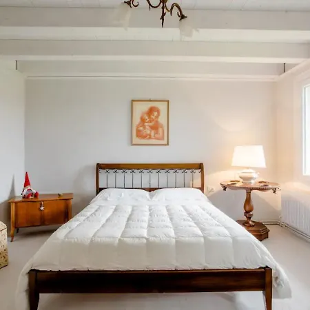 Bed & Breakfast Ernestine Family 3*