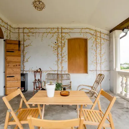 Bed and Breakfast Ernestine Family *