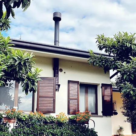 Bed & Breakfast B&B Ernestine Family Home 3*